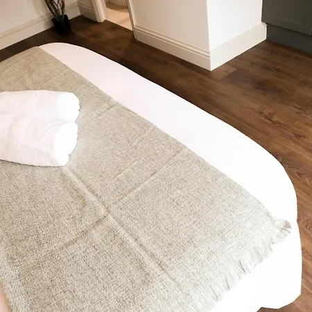 Apartment Lovely Flat On Bath Road - Flat 6 *