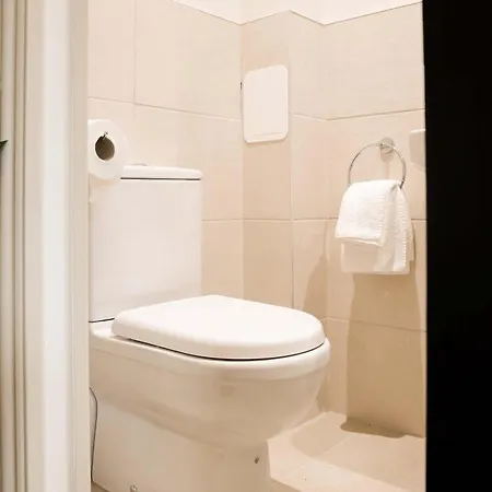 Lovely Flat On Bath Road - Flat 6 아파트 *