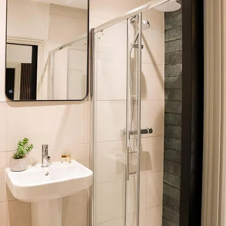 Lovely Flat On Bath Road - Flat 6 Apartmán