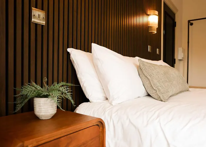 Lovely Flat On Bath Road - Flat 6 *