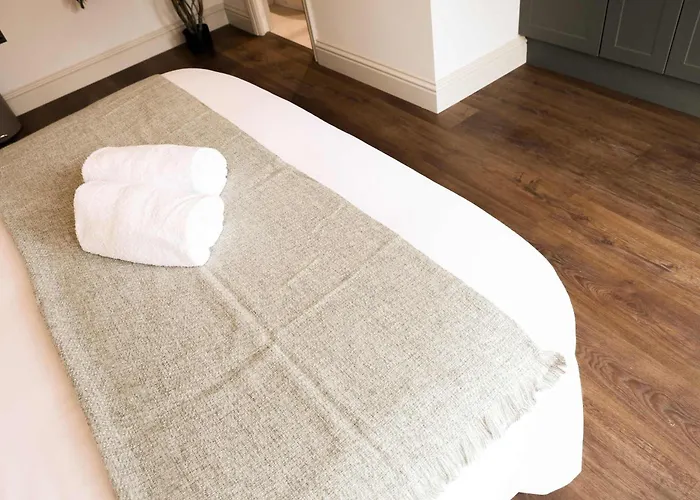 Apartment Lovely Flat On Bath Road - Flat 6 *